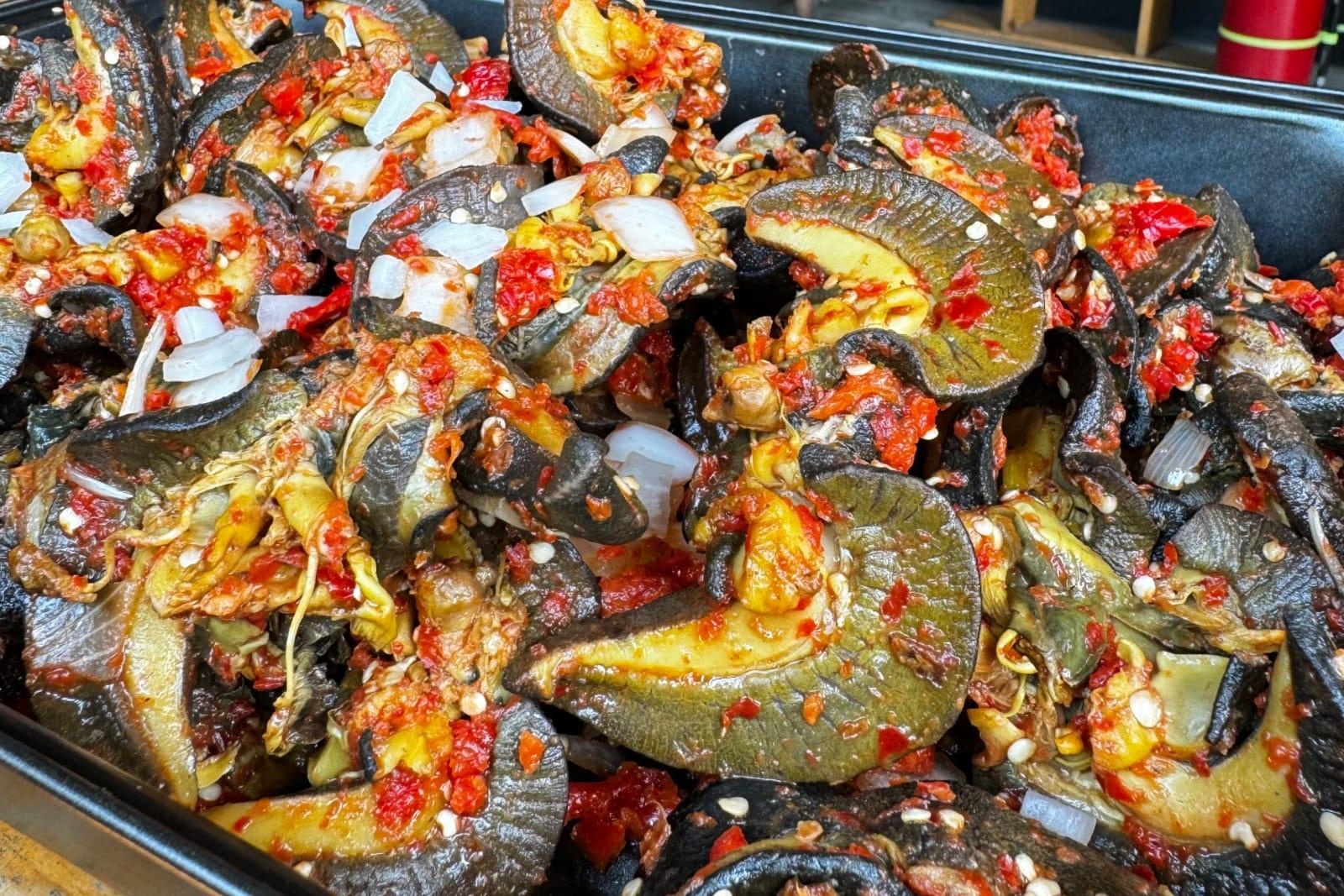 Smoked peppered snails